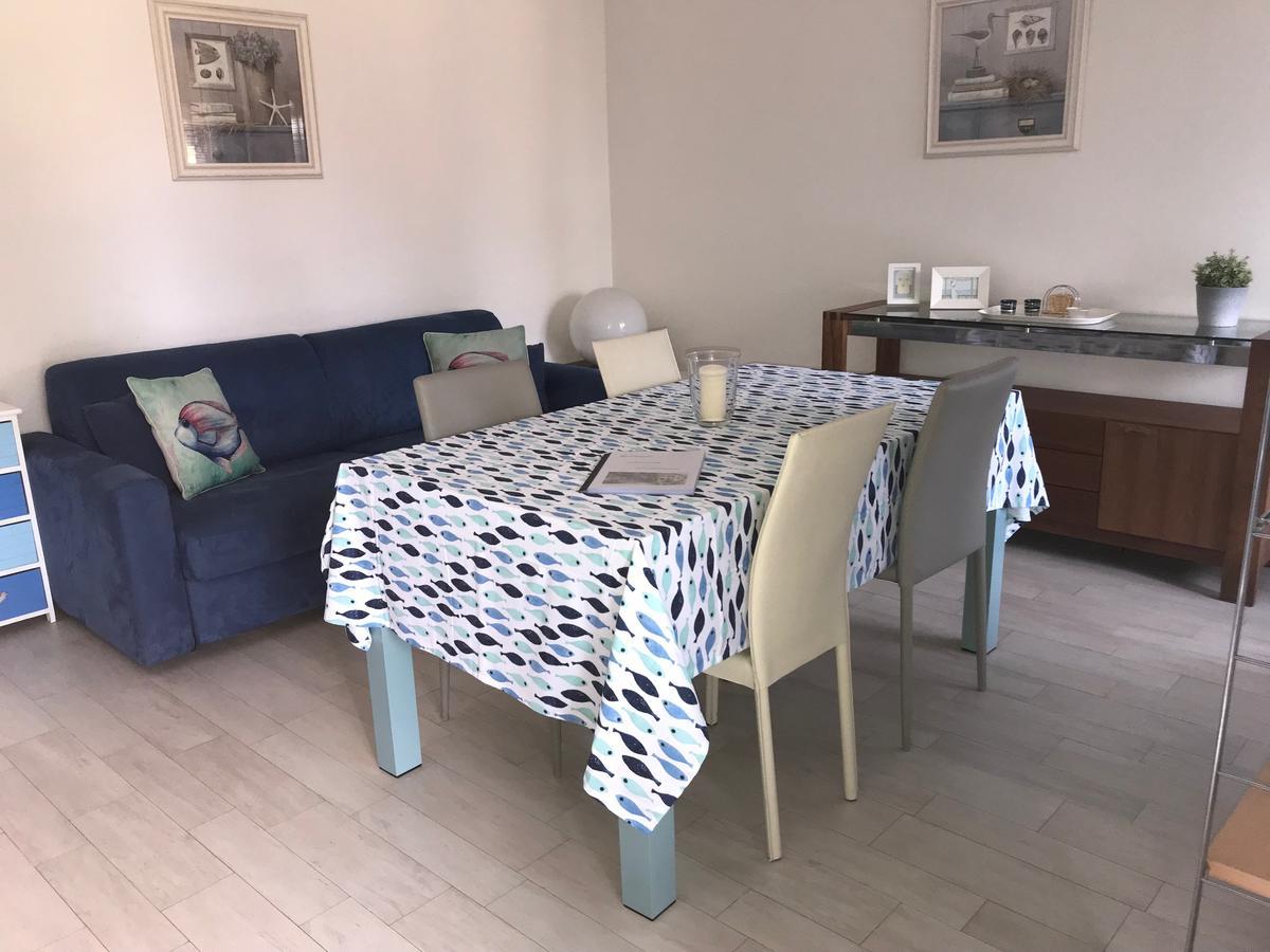 Residenza Le Logge Aparthotel Torri Del Benaco Exterior foto