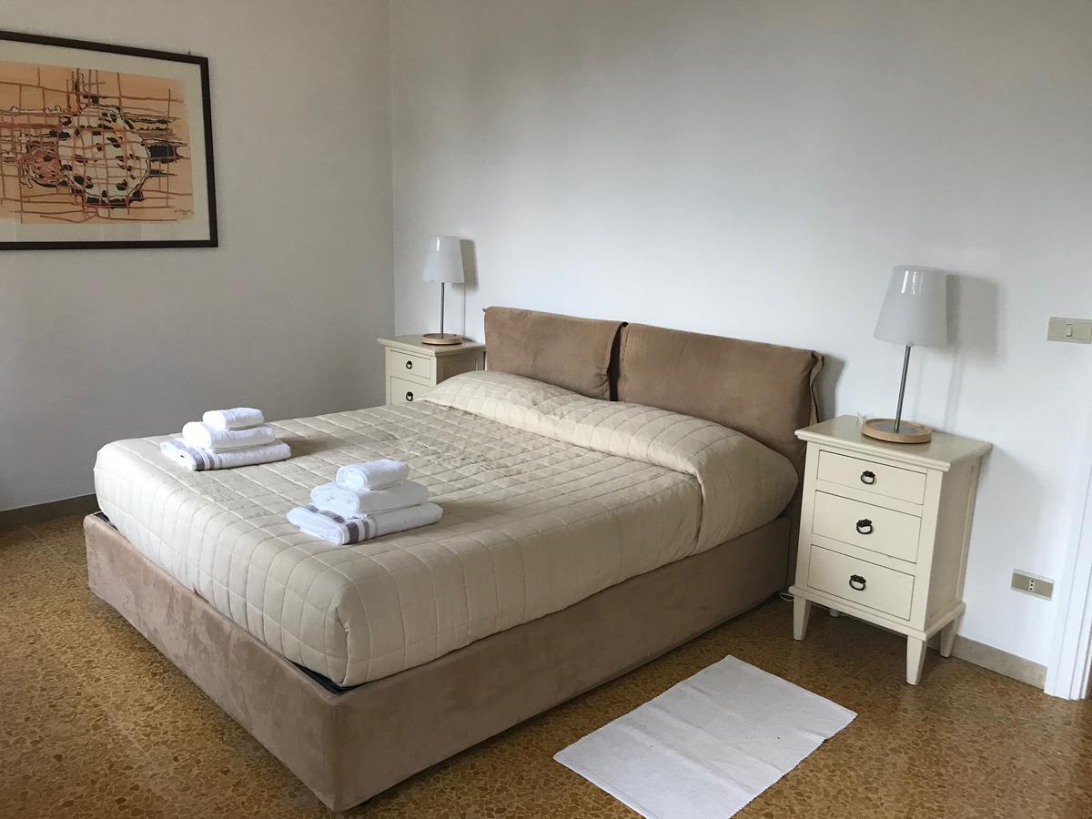 Residenza Le Logge Aparthotel Torri Del Benaco Exterior foto
